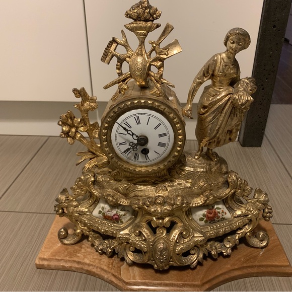 antique-19-th-century-gilt-mantle-clock - Picture 1 of 8